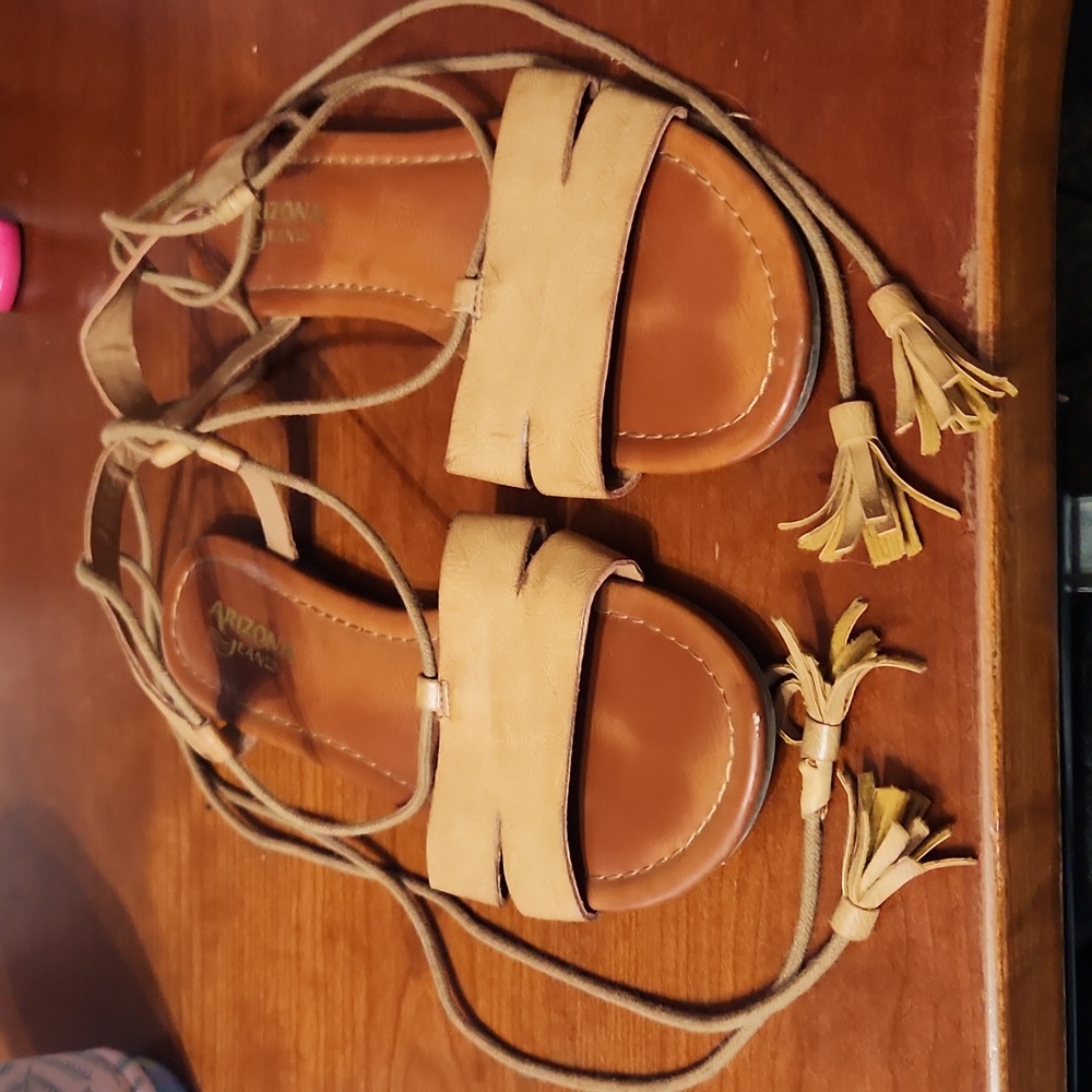 Arizona bruna Sandals size 5.5